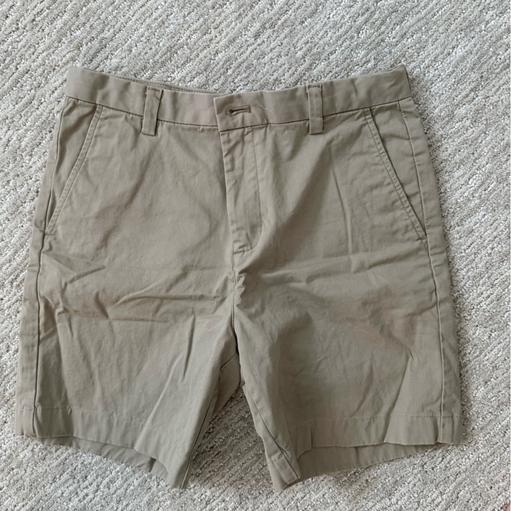 Boy’s vineyard vines breaker shorts khaki